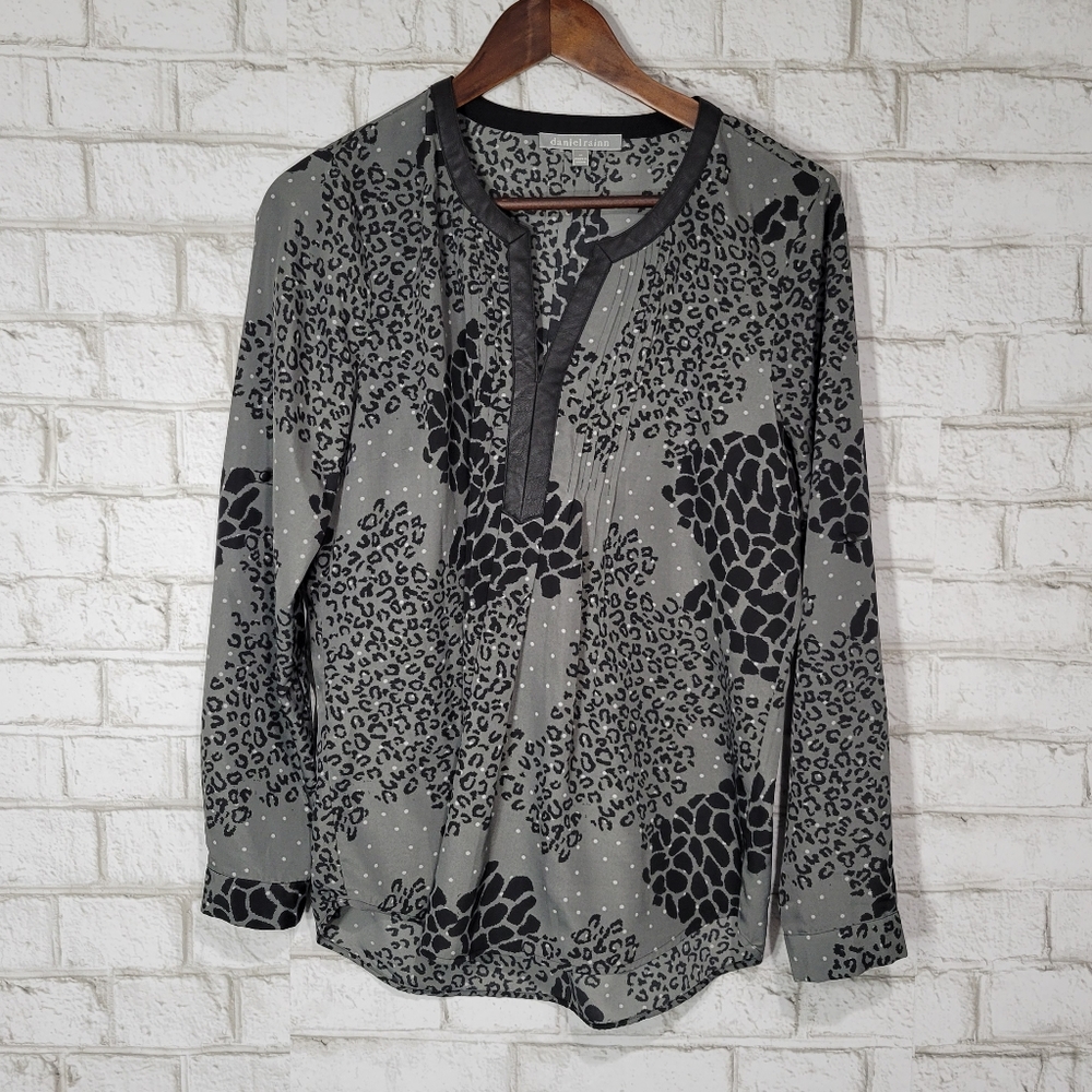 Daniel Rainn Printed Lightweight Blouse